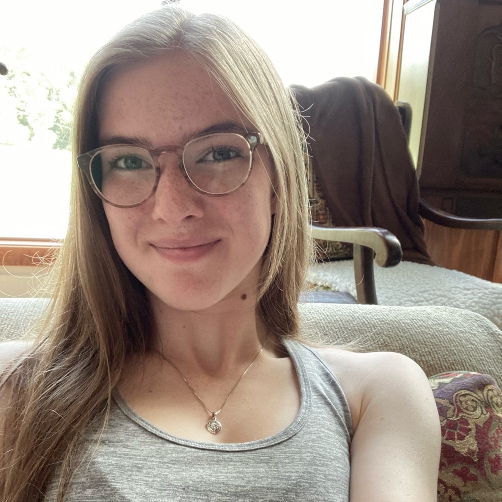 Meet your Posher, Alyssa